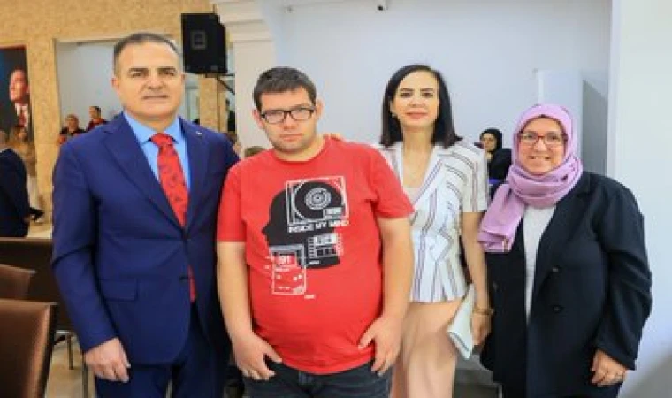 Vali Dr. İdris Akbıyık ve eşi Sevim Akbıyık hanımefendi