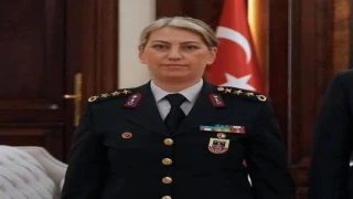 Turkiyenin İlk kadın paşa sı