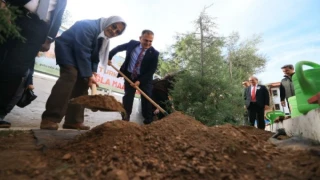 Emekli öğretmen Zeliha Korkmaz ile birlikte