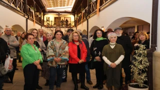 Marmaris’te Sanatın Rengi: “Ümit Burada” Sergisi Ziyaretçilerini Büyülüyor