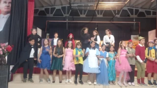 Dalaman’da Minik Ellerden Dev Performans: “Bizim Masal” Sahnelendi